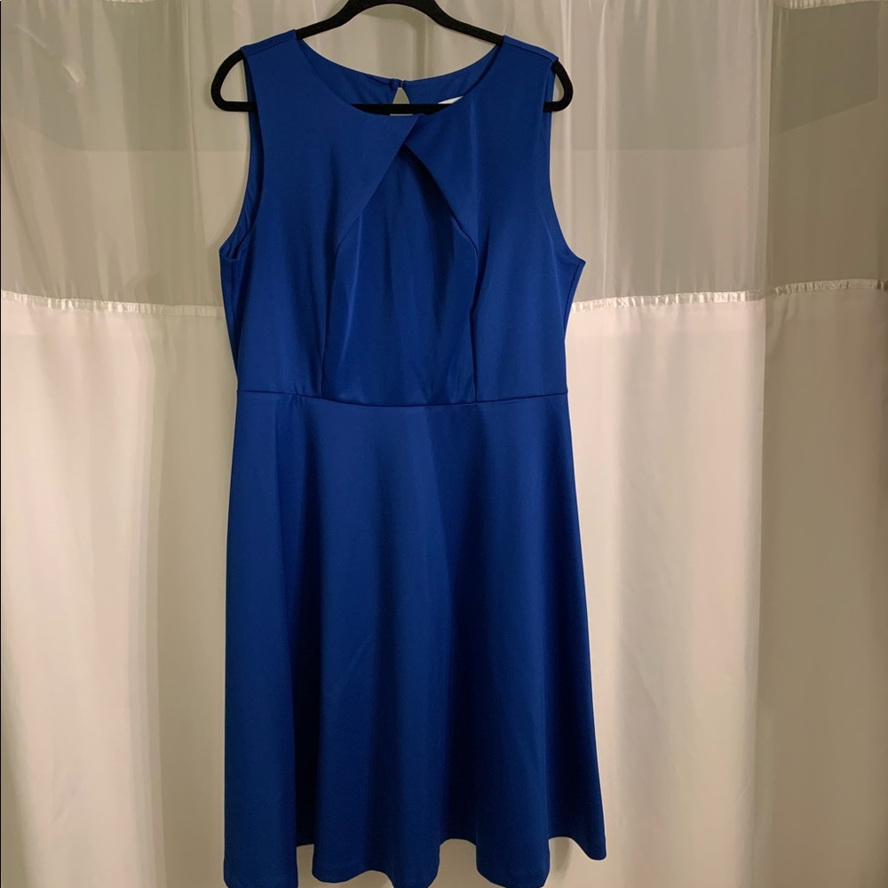 Sleeveless blue cocktail dress